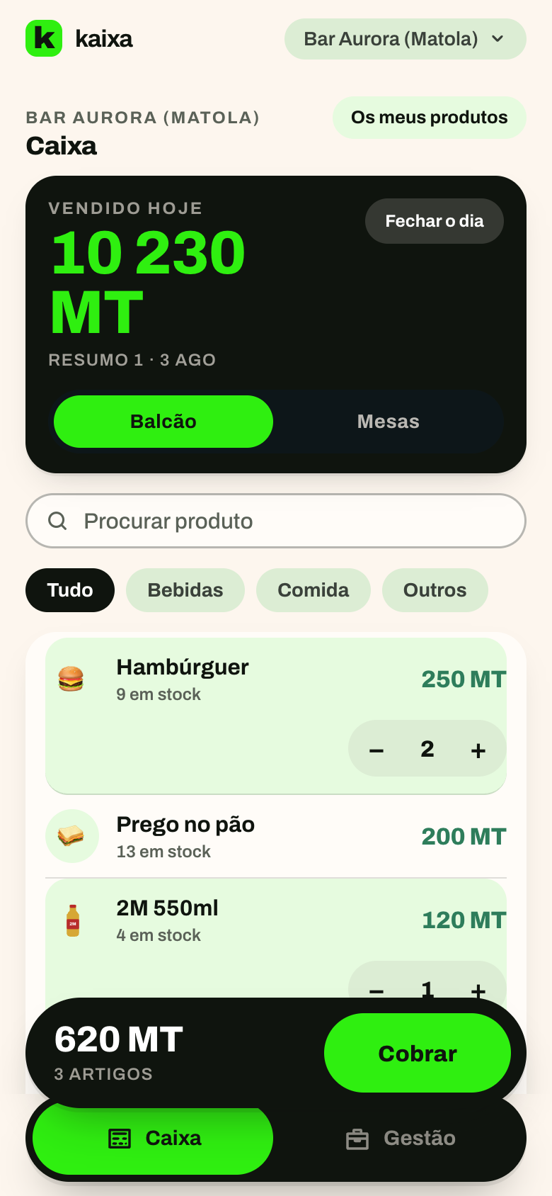 A kaixa aberta no telem&oacute;vel, com o total da venda e o bot&atilde;o Cobrar.